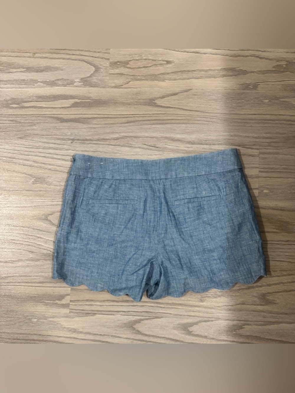 LOFT The Riviera Shorts Woman’s Size 8 Blue Scalloped Lightweight Summer Casual - Picture 2 of 3